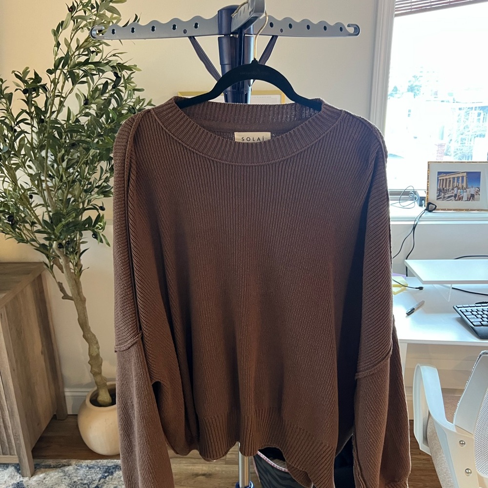 SOLAI Brown Ribbed Crewneck Sweater
